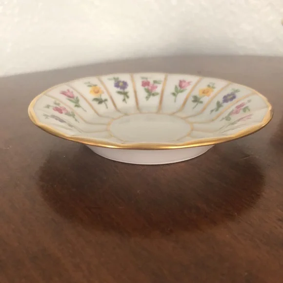 VINTAGE DEMITASSE CUP AND SAUCER SET BY FÜRSTENBURG - Picture 16 of 16